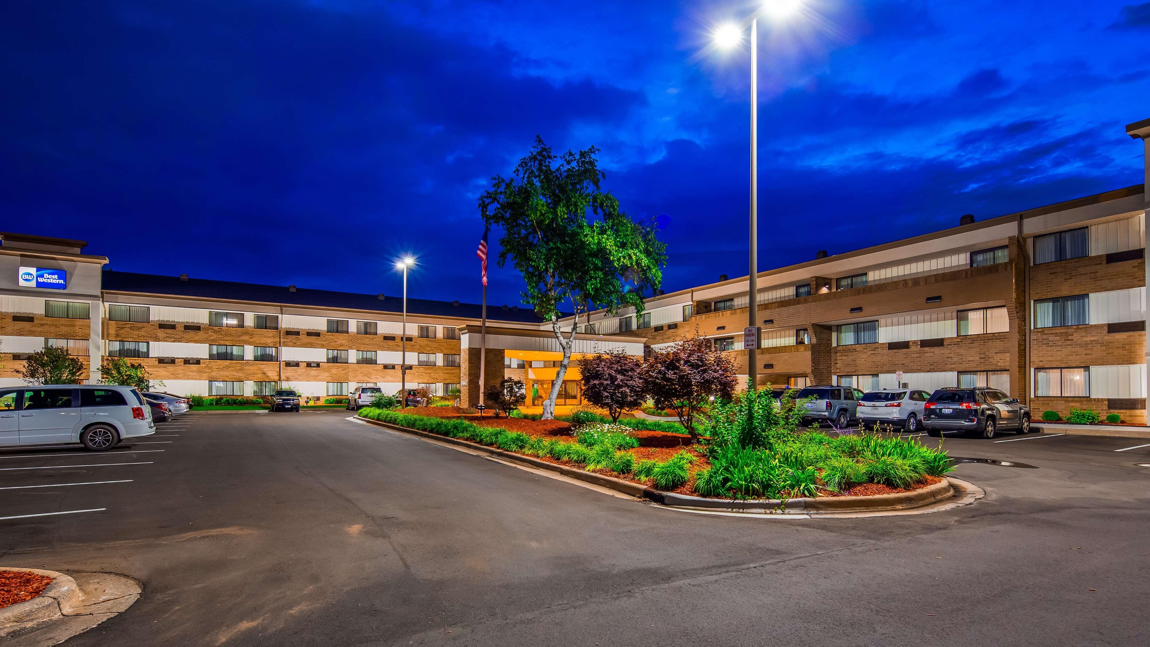 Best Western Warren Hotel Экстерьер фото