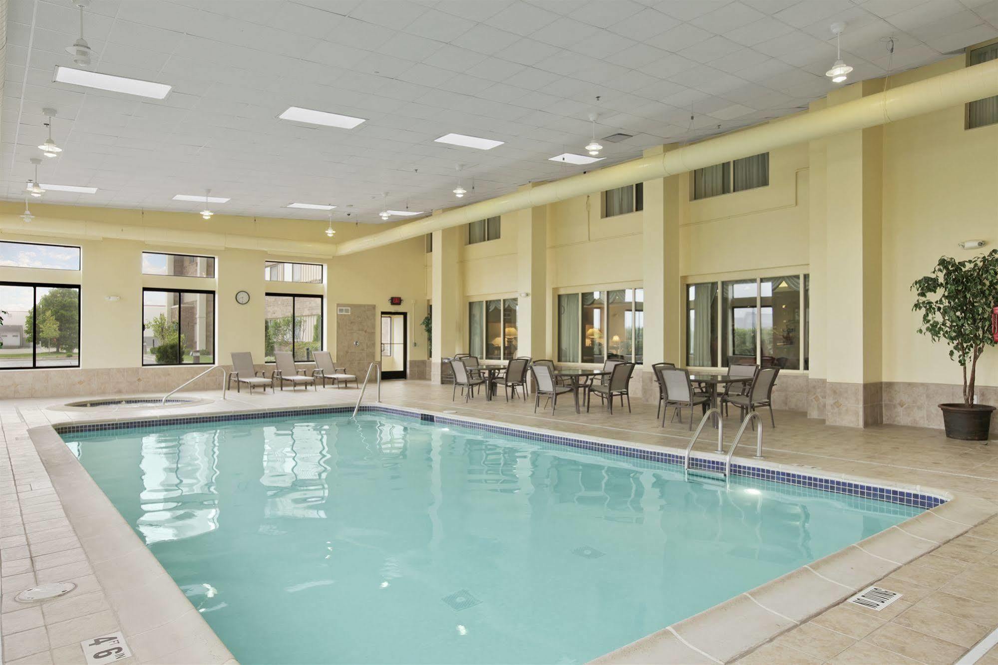 Best Western Warren Hotel Экстерьер фото